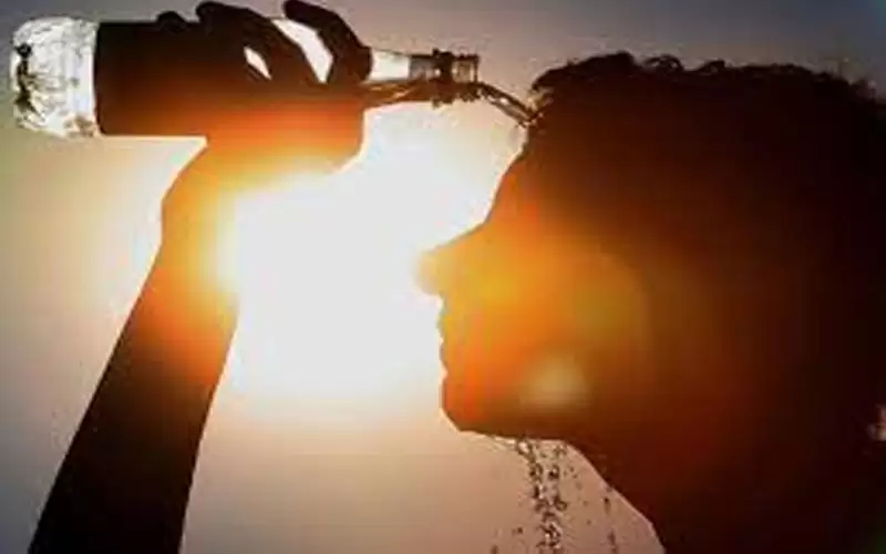 استمرار تأثير الكتلة الهوائية الحارة اليوم