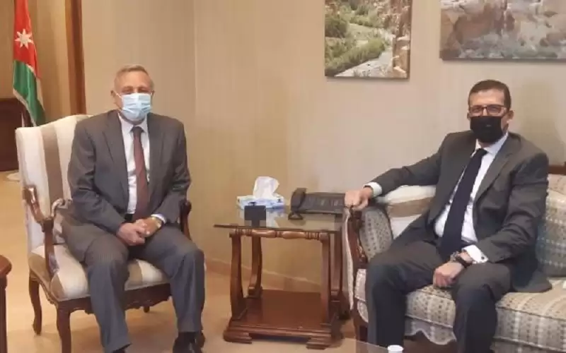 وزير البيئة يلتقي السفير المصري