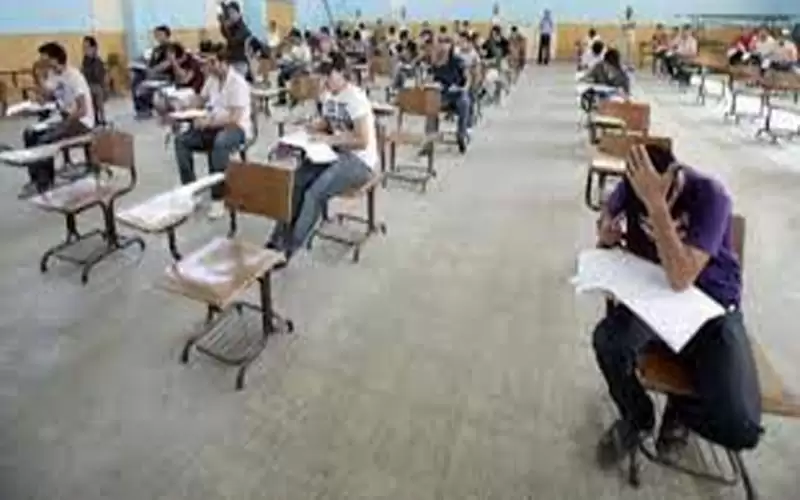 171724 طالب توجيهي يتقدمون لمبحث اللغة