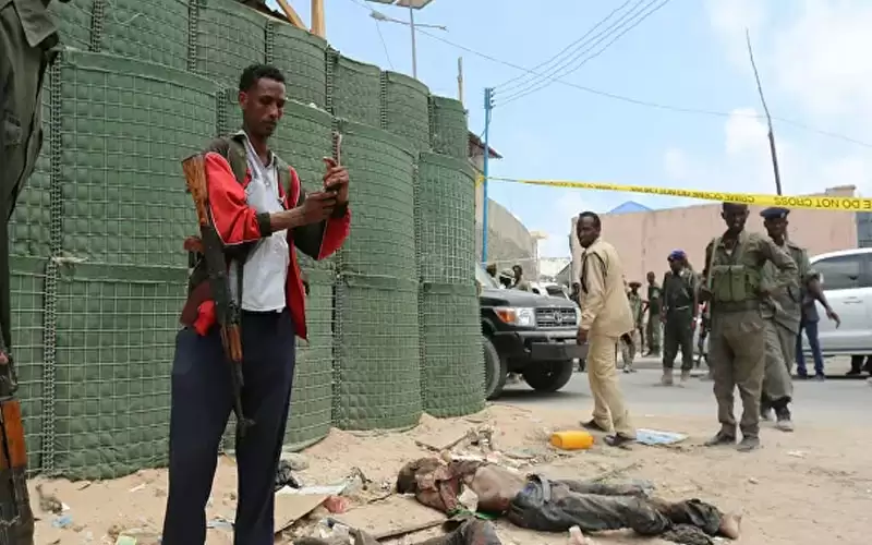 30 قتيلا بهجوم مسلح على قاعدة