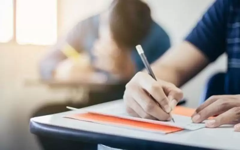 حرمان طالب توجيهي لدورتين بعد تصويره