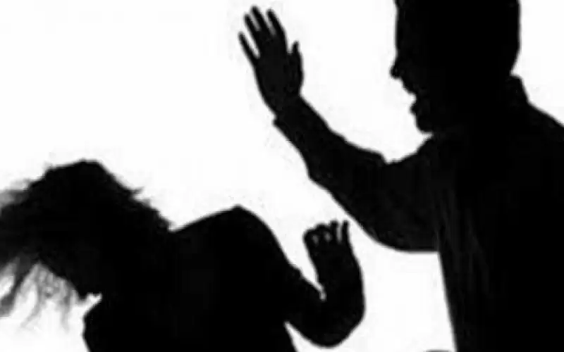 الحبس لأردني وإلزامه بدفع 1240 دينارا