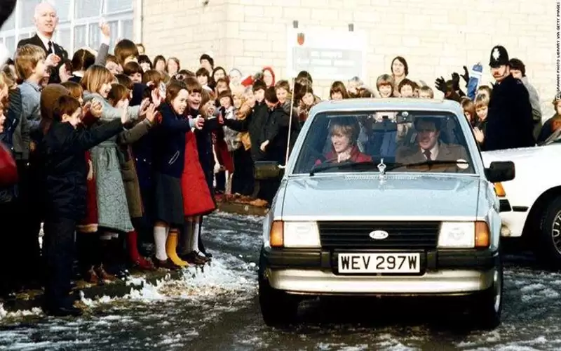 بيع سيارة تشارلز التي أهداها للأميرة