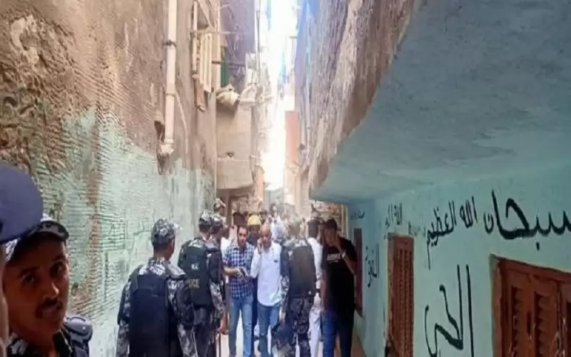 انهيار عقار قديم بالإسكندرية مكون من