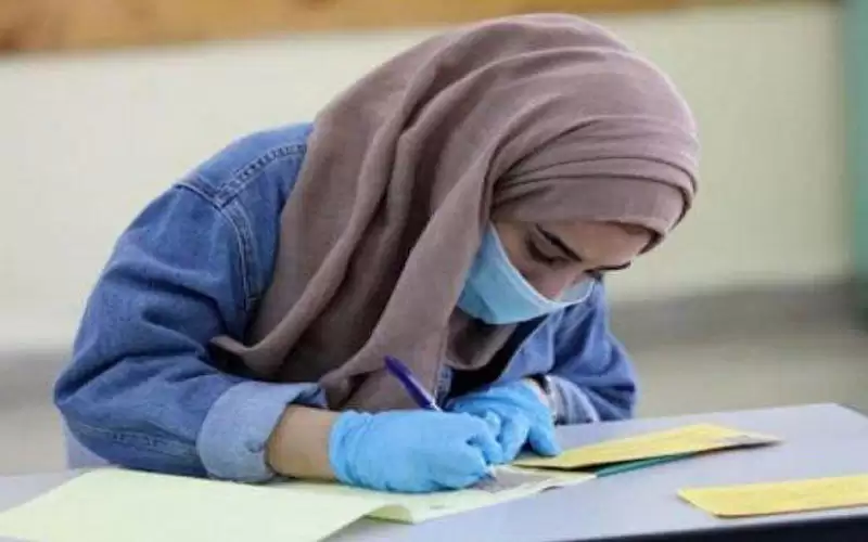 99540 طالبا وطالبة يتقدمون لامتحان التوجيهي