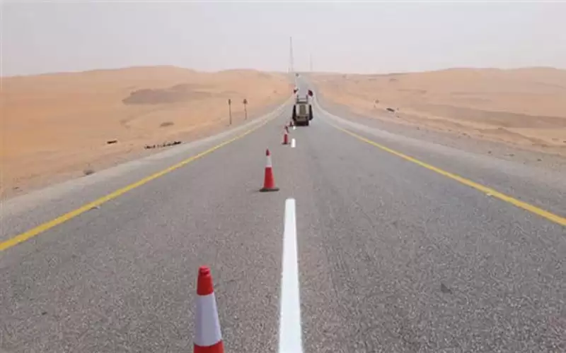طرح عطاء إعادة تأهيل طريق الشحن