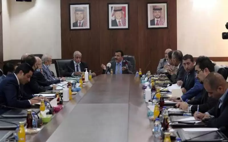 مشتركة نيابية تواصل مناقشة البلديات واللامركزية
