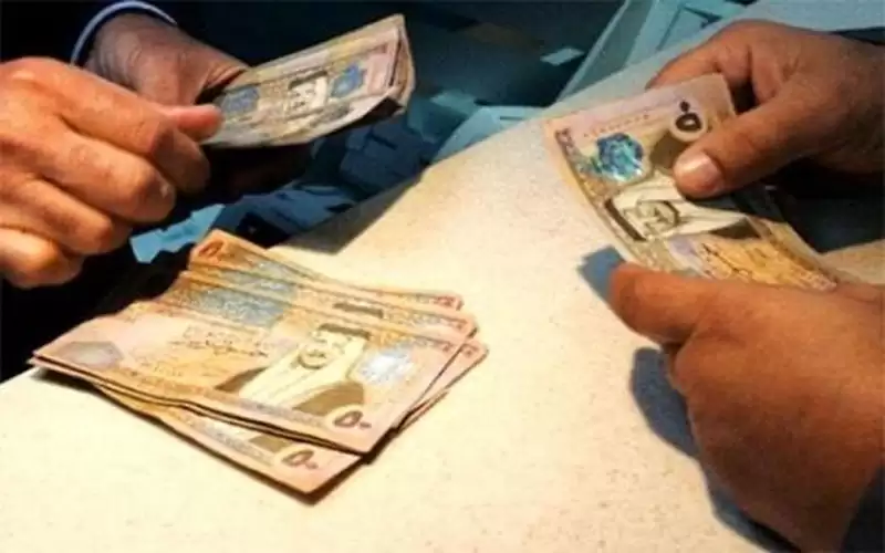 المالية: صرف الرواتب قبل عطلة عيد