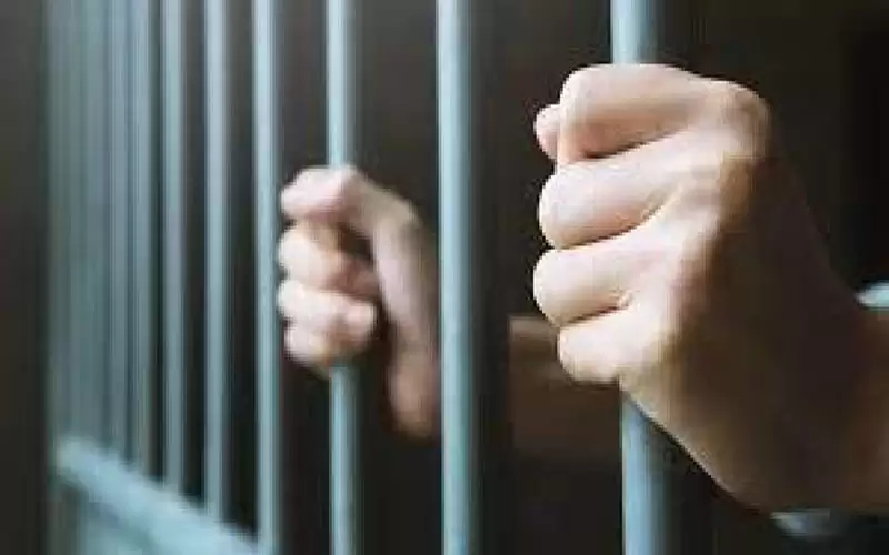 رفع عقوبات عدد من مكرري جرائم