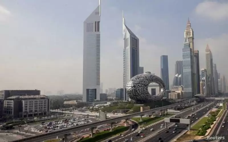 الإمارات .. اقامة ذهبية لاوائل الثانوية