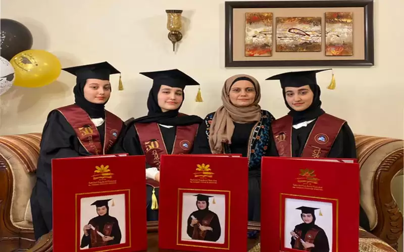 3 أردنيات توائم من أوائل التوجيهي