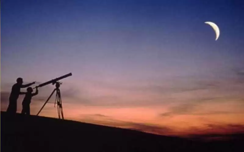 السعودية تدعو إلى تحري رؤية هلال