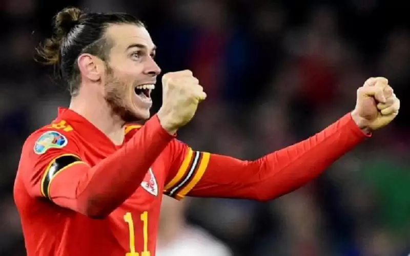 بيل يعاكس المألوف بقرار اعتزاله