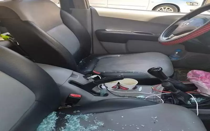 تحطيم مركبة موظفين مياه بالرمثا