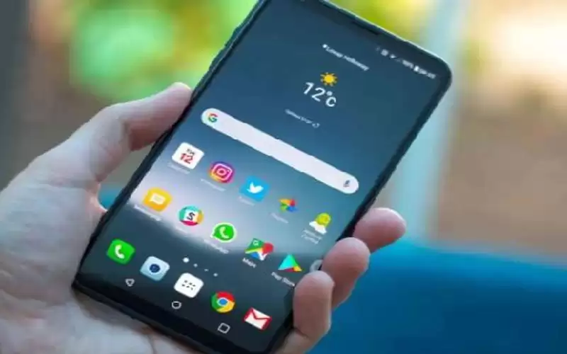 بلد عربي يحذر من تطبيق خطير