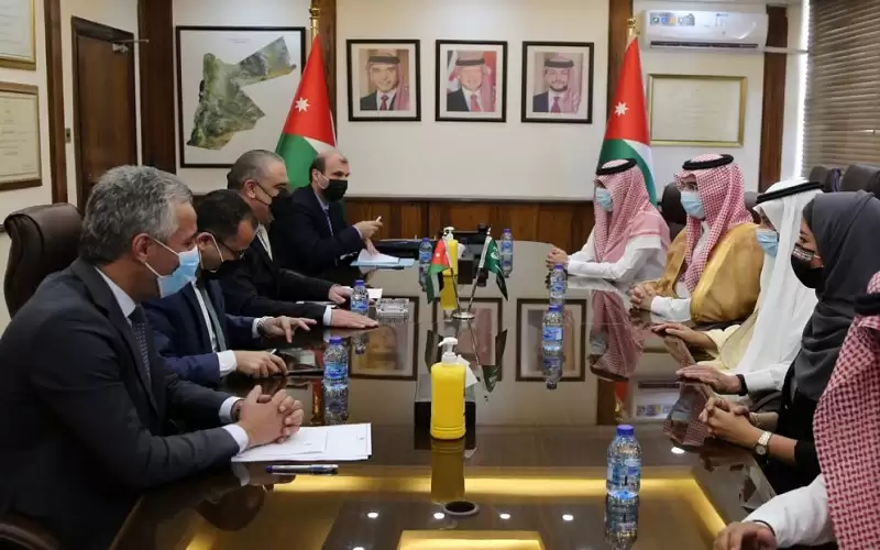 السعودية تبدي اهتماما بمشروع الناقل الوطني