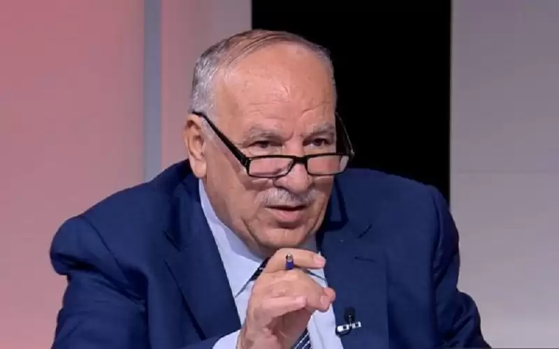 مؤلف كتاب الفيزياء: 30 سؤالا يتطلب