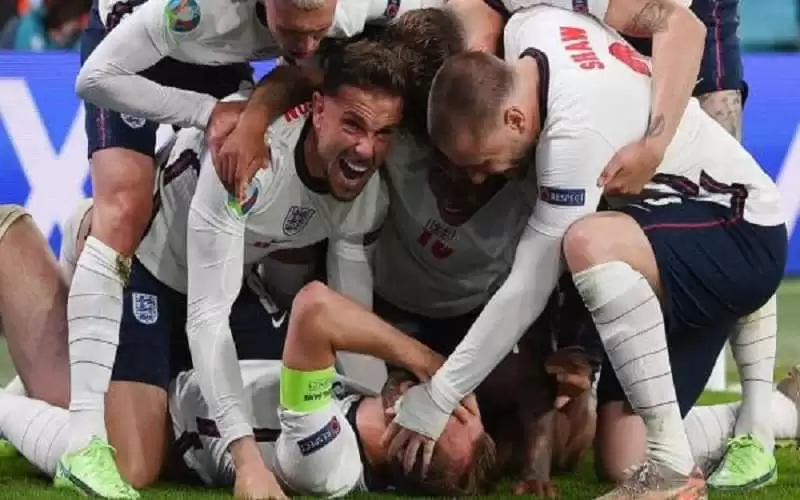 المنتخب الإنجليزي يعتزم التبرع بجائزة بطل