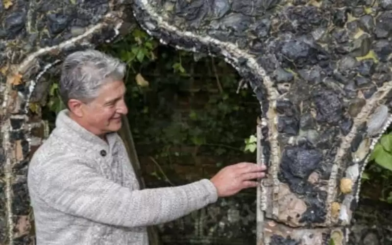 رجل يعثر على مبنى من العظام