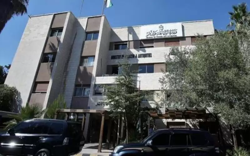 السياحة: انذار 9 منشآت لعدم التزامها