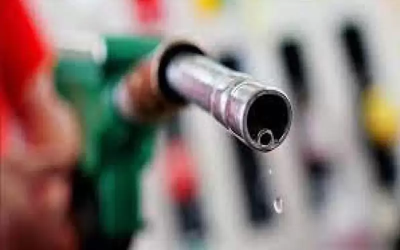 الحكومة: ارتفاع أسعار المحروقات عالميا