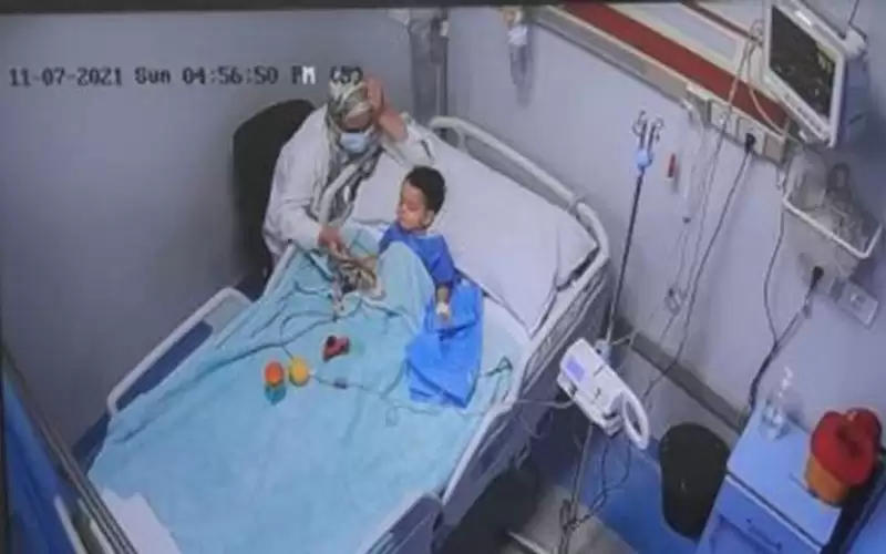 حقن طفل مصري ثان بدواء ثمنه