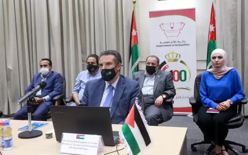 وزير السياحة يشارك بإفتتاح الدورة الـ44