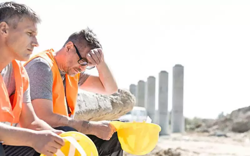وزارة العمل تحذر من تعريض العمال
