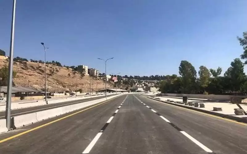 انتهاء الأعمال بالباص السريع بين عمان