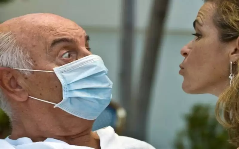 البلبيسي: أجلوا التقبيل بالعيد للعام المقبل