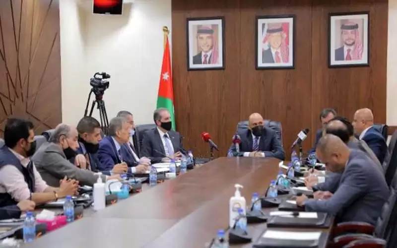 الهواري: السماح للمواطن باختيار نوع المطعوم