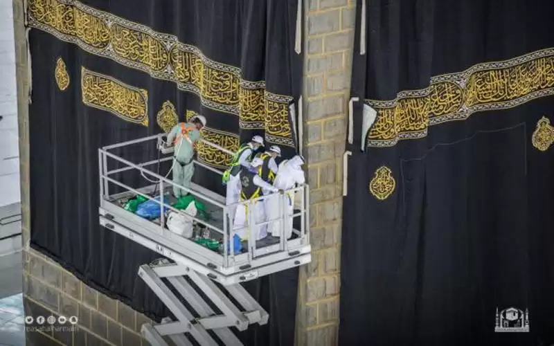 منها 120 كيلو من أسلاك الذهب