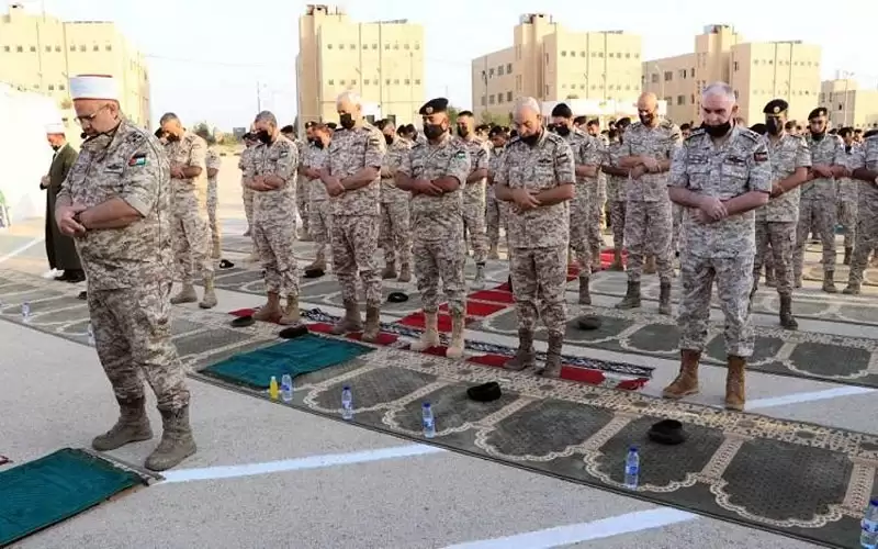 الحنيطي يشارك مرتبات القوات المسلحة فرحة