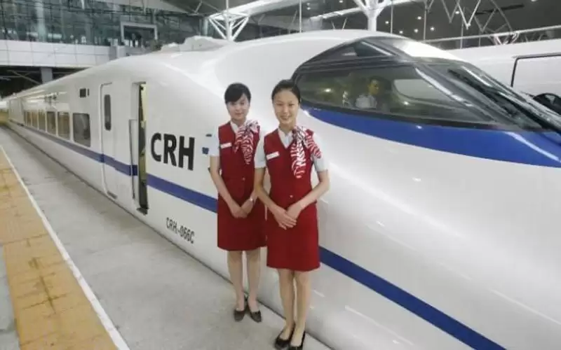الصين: أسرع قطار بالعالم يغادر خط