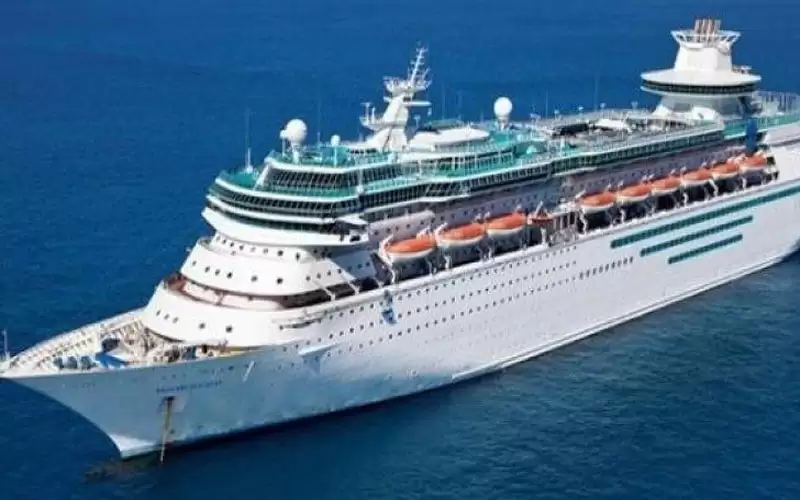 تأجيل موعد وصول باخرة سياحية قادمة