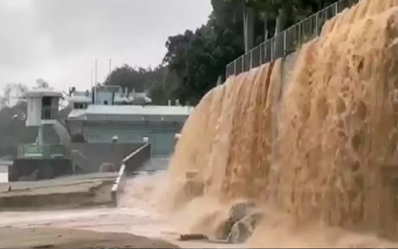 انهيار سد كبير في مدينة صينية