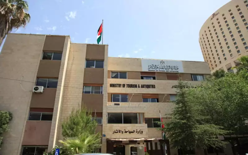 إنجاز 90% من طريق قلعة الشوبك