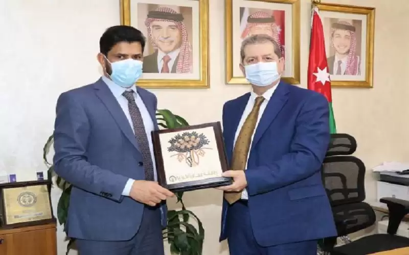 بحث سبل التعاون بين عمان العربية