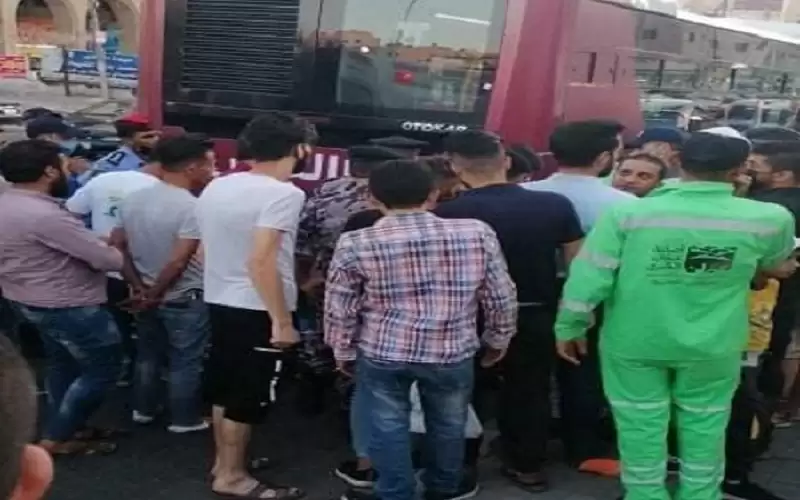 أنباء عن دهس الباص السريع لمواطن