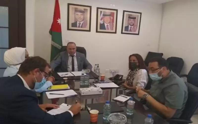 خرفان يبحث استعدادات الاونروا للعام الدراسي