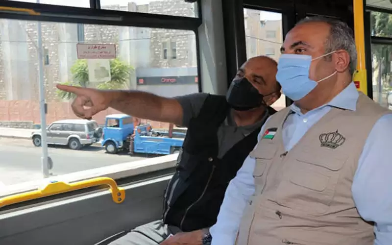 خبير نقل اردني يقترح حلولا للباص