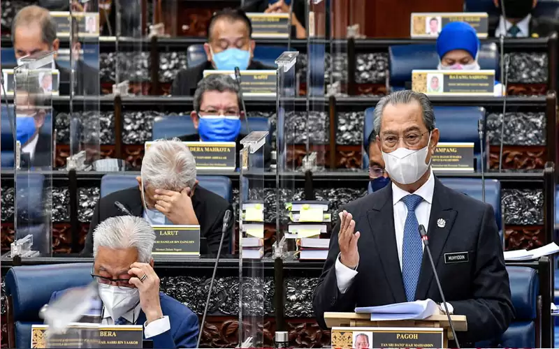 ملك ماليزيا يوبخ الحكومة