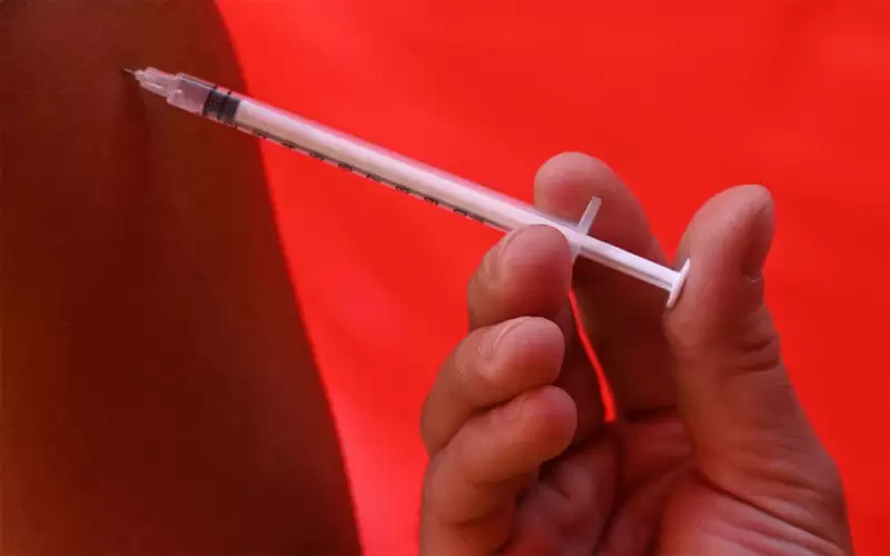 إعطاء 18 ألف جرعة لقاح كورونا