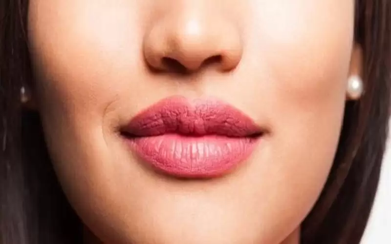 5 وصفات طبيعية للحصول على شفاه