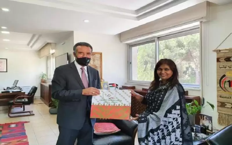 وزير السياحة يبحث مع سفيرة بنغلاديش