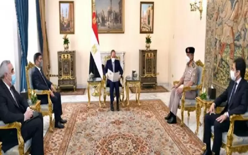 بحث التعاون العسكري بين مصر والعراق