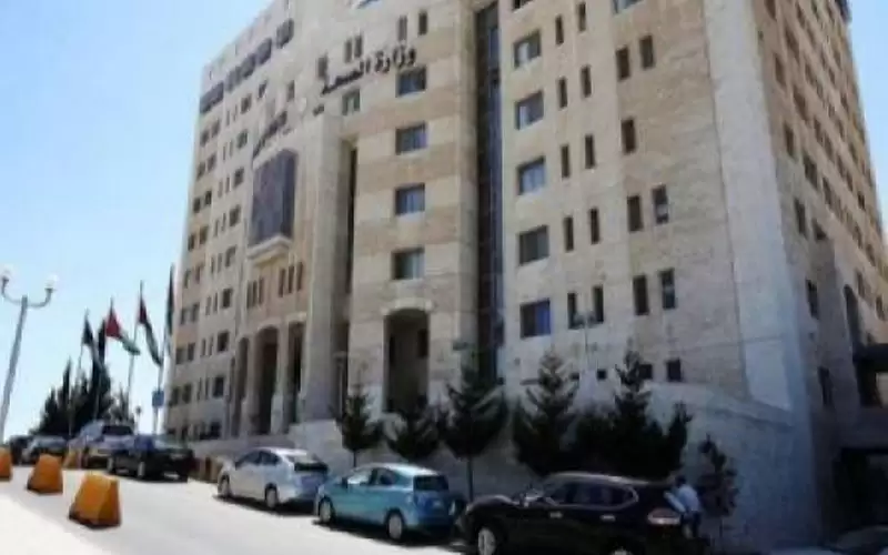 الصحة تعلن مراكز التطعيم وأنواع اللقاحات