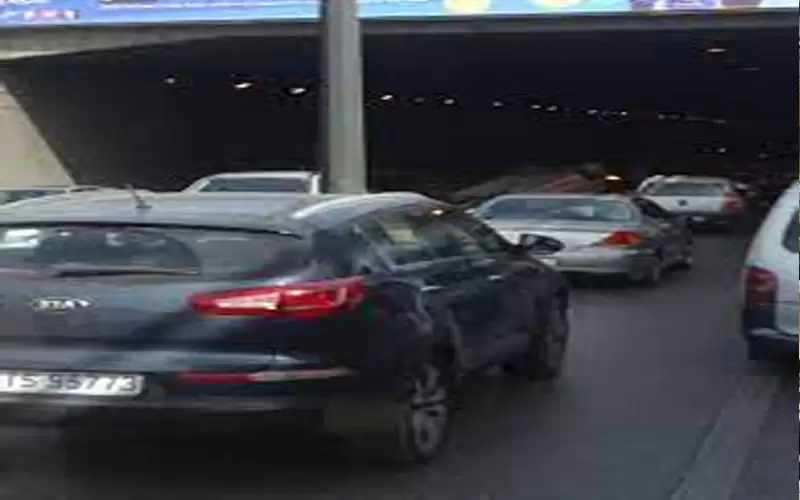 أزمة خانقة بسبب تعطل حافلة داخل