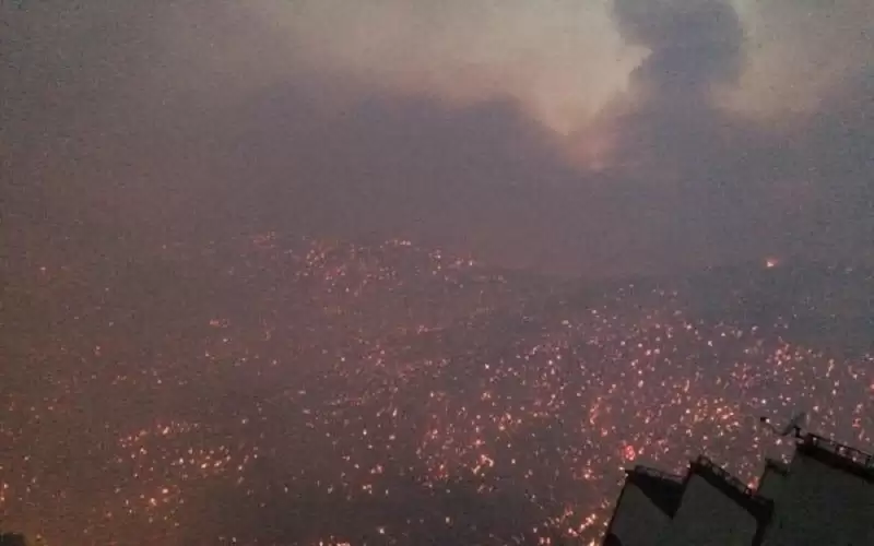 اندلاع حرائق ضخمة في مدينة جزائرية