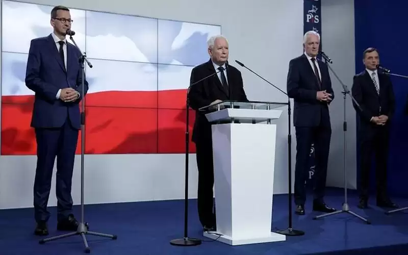 انهيار الائتلاف الحاكم في بولندا